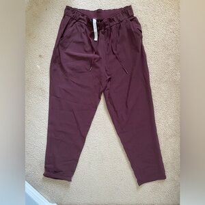 Lululemon Keep Moving Pant‎ 7/8 Size 10 in Cassis